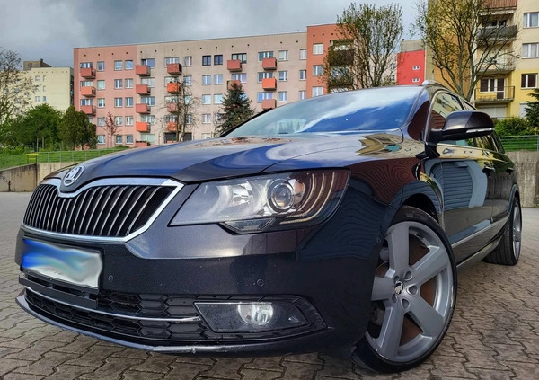 Skoda Superb cena 40900 przebieg: 300000, rok produkcji 2014 z Kórnik małe 301